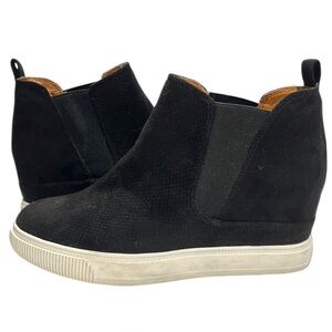 Dolce Vita Kerry Black Perforated Wedge Sneaker Black US 7.5 Pre-owned